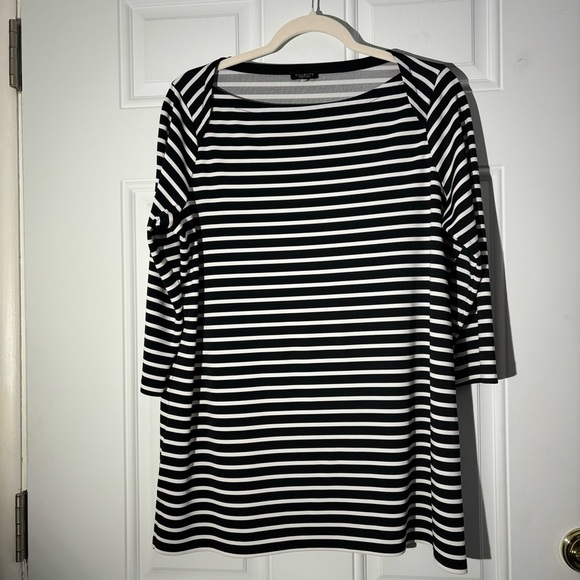 ❤️2/$15 or 3/$21❤️ Talbots Black/White Striped 3/4 Sleeves Jersey Tunic Top - Picture 2 of 8